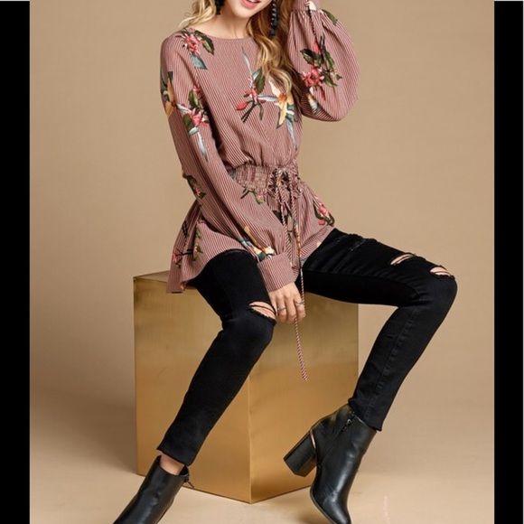 Red striped floral print corset blouse. - Picture 1 of 9